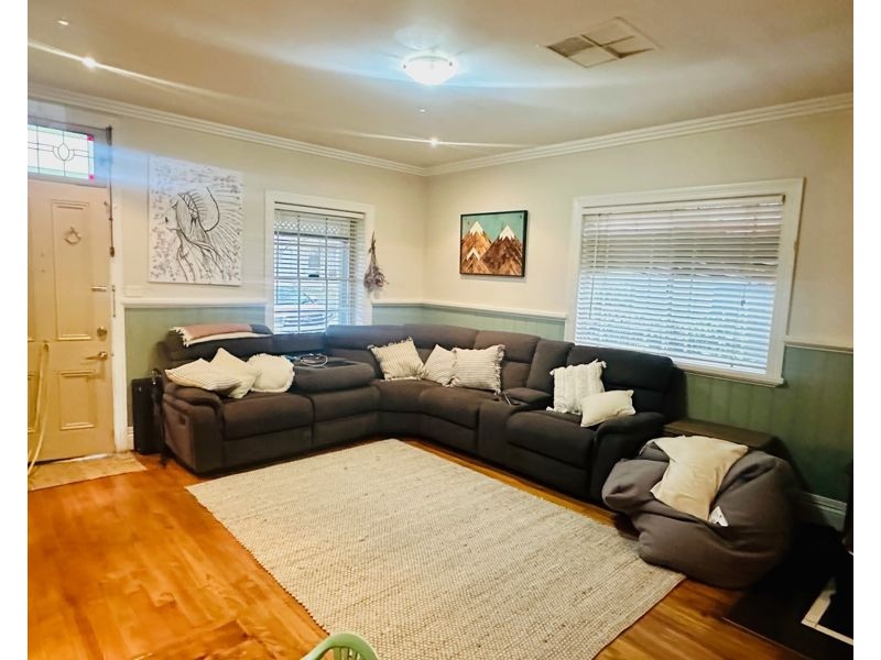 19 George St, Junee NSW 2663