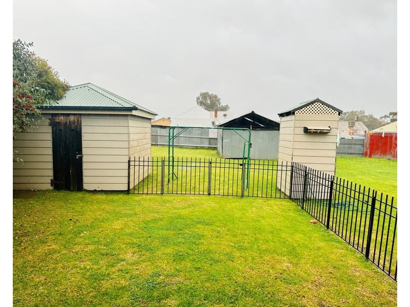 19 George St, Junee NSW 2663