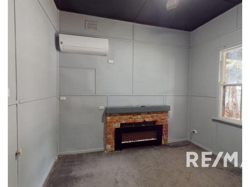 4 Elizabeth Street, Junee NSW 2663