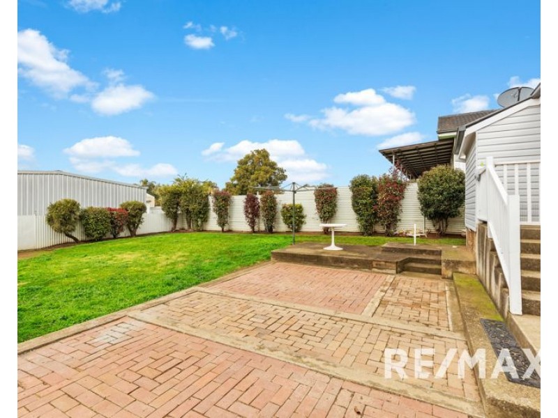 62 Joffre Street, Junee NSW 2663