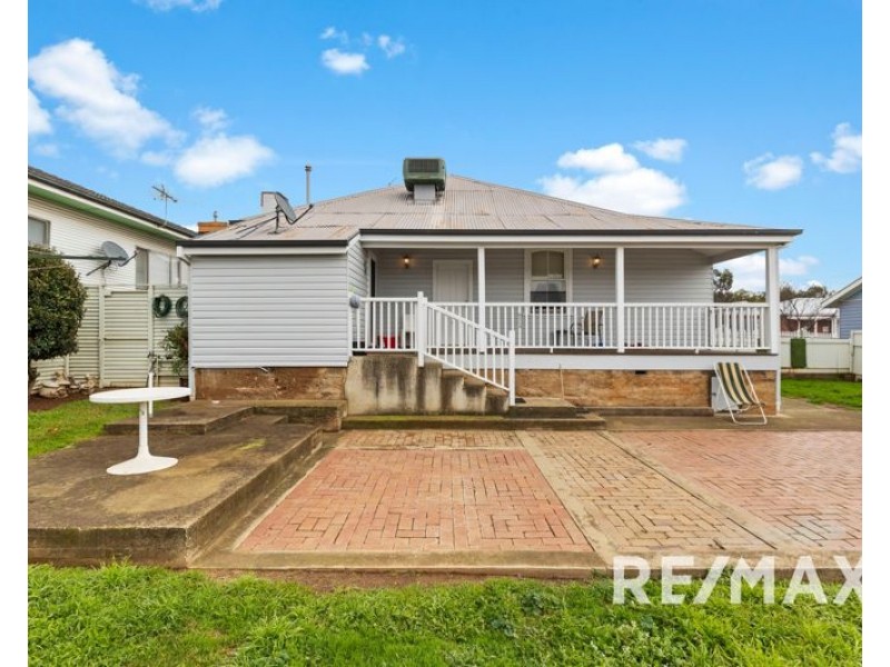 62 Joffre Street, Junee NSW 2663