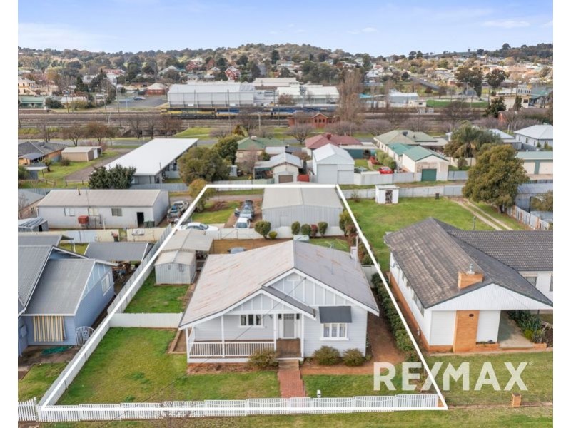 62 Joffre Street, Junee NSW 2663