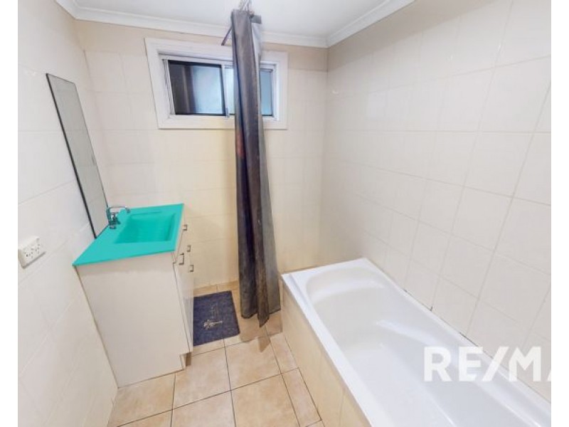 30 Hammond Street, Junee NSW 2663