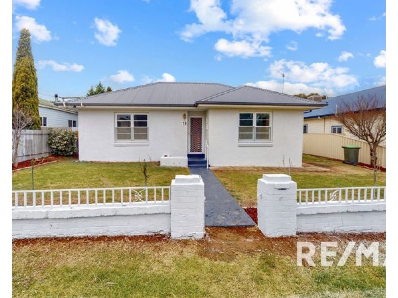 19 Elizabeth Street, Junee NSW 2663