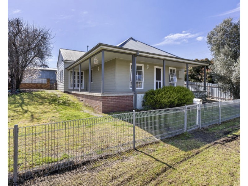 76 Lisgar Street, Junee NSW 2663