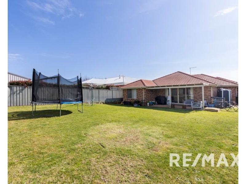2 Adams Street, Junee NSW 2663