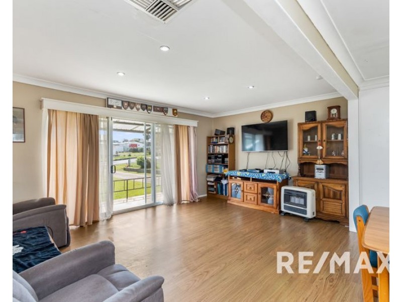 17 Crown Street, Junee NSW 2663
