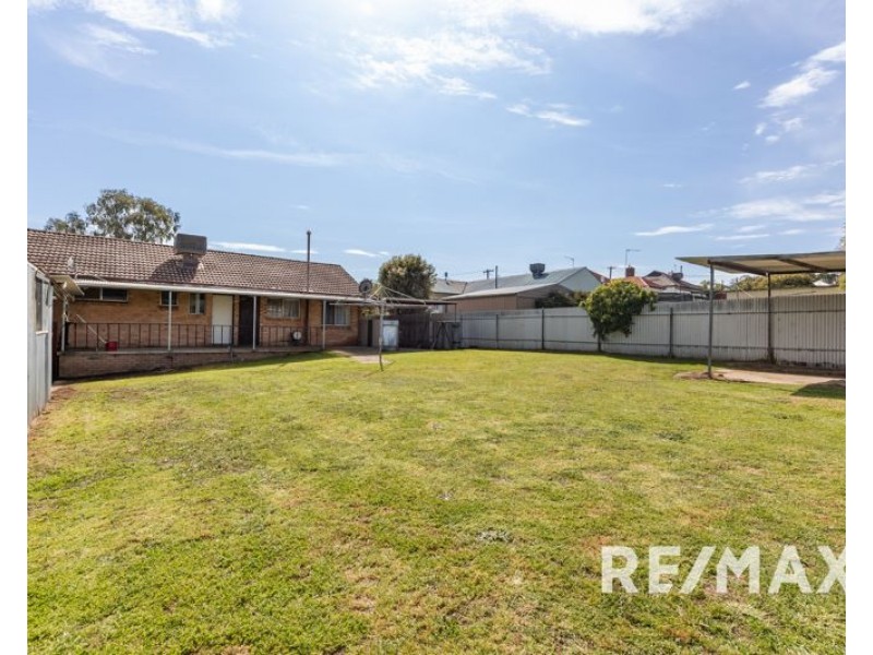 17 Crown Street, Junee NSW 2663