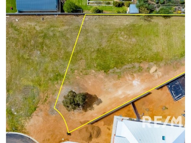33 Hayes Crescent, Junee NSW 2663