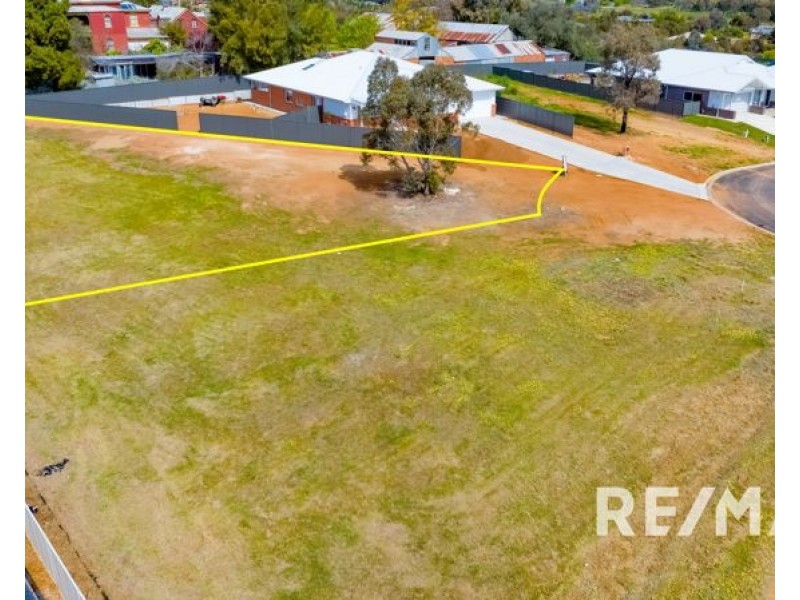 33 Hayes Crescent, Junee NSW 2663