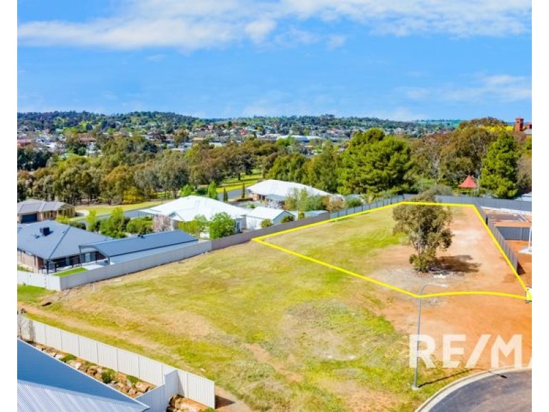 33 Hayes Crescent, Junee NSW 2663