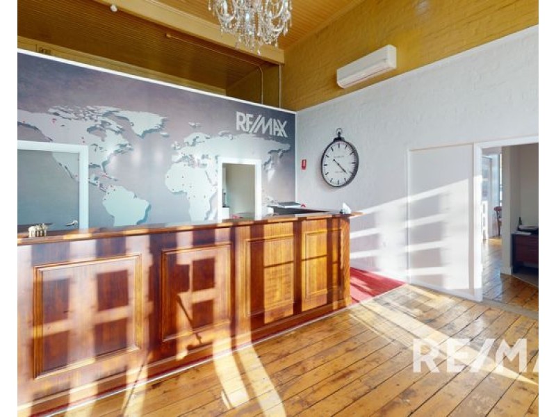 6 Humphrys, Junee NSW 2663