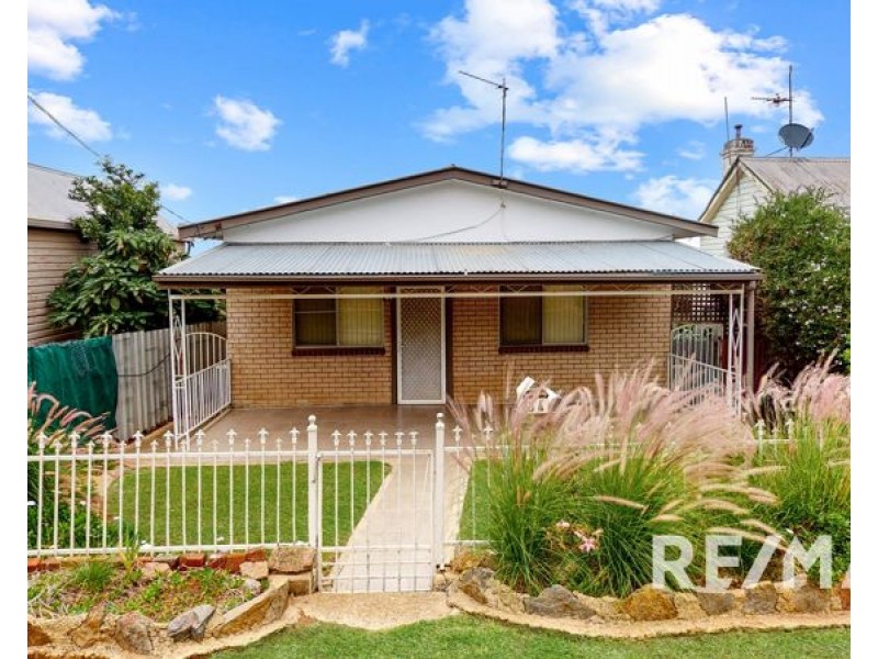 34 Marquis Street, Junee NSW 2663
