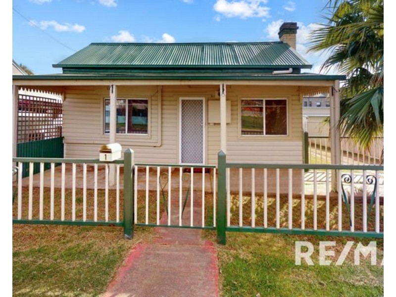 1 Ducker Street, Junee NSW 2663
