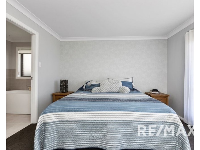 12 Hayes Crescent, Junee NSW 2663