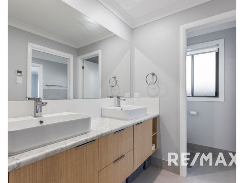 12 Hayes Crescent, Junee NSW 2663