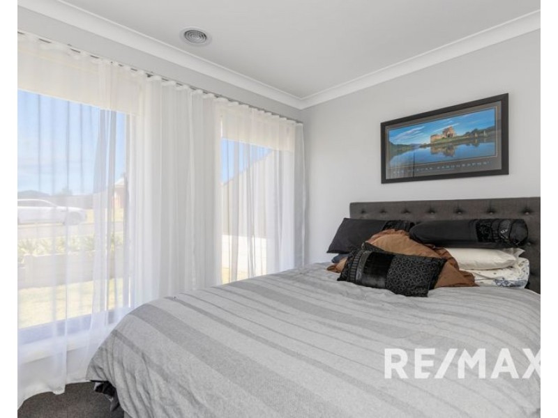 12 Hayes Crescent, Junee NSW 2663