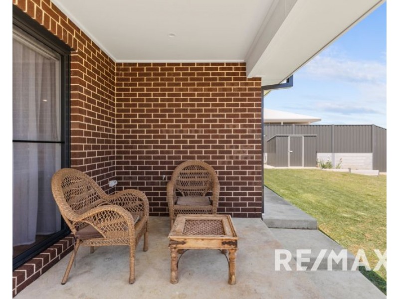 12 Hayes Crescent, Junee NSW 2663