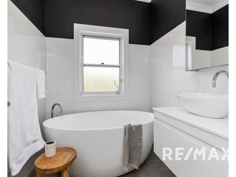 2 Cross Street, Junee NSW 2663