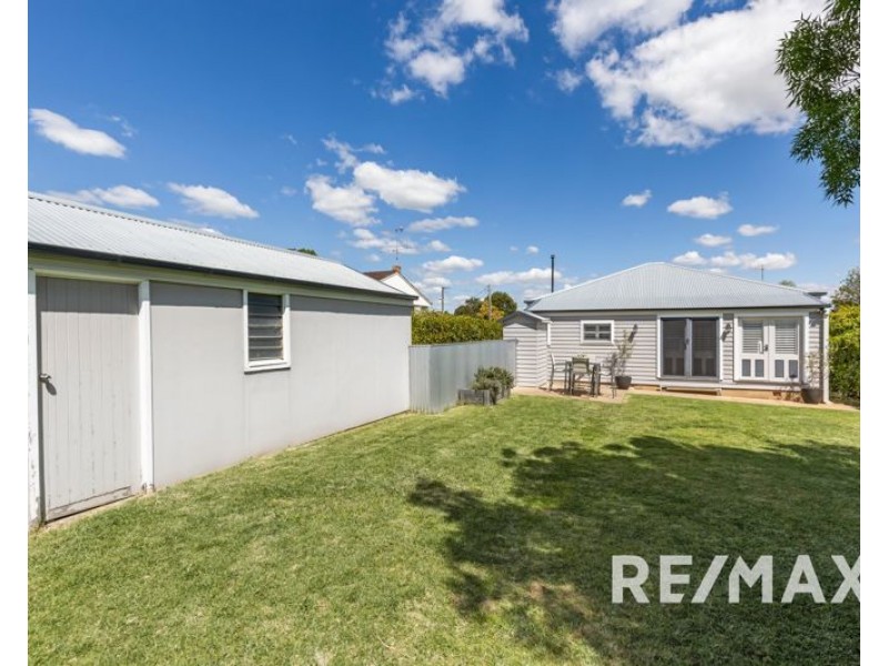 2 Cross Street, Junee NSW 2663