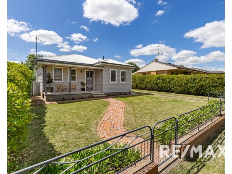 2 Cross Street, Junee NSW 2663