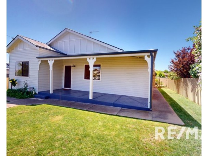 12 Florence Street, Junee NSW 2663
