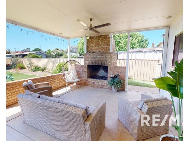 12 Florence Street, Junee NSW 2663
