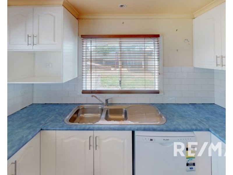 9 Earl Street, Junee NSW 2663