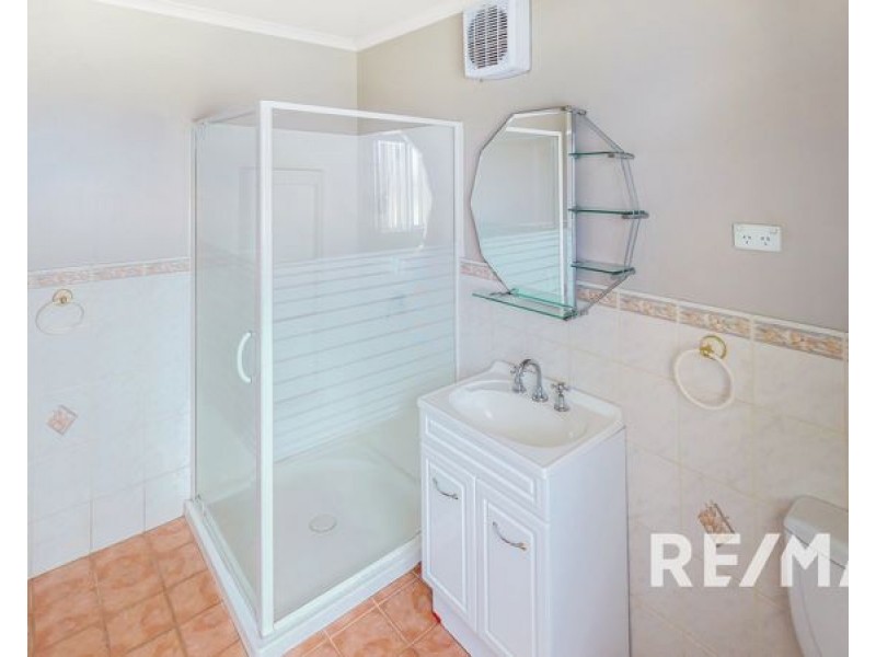 9 Earl Street, Junee NSW 2663