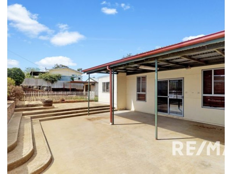 9 Earl Street, Junee NSW 2663