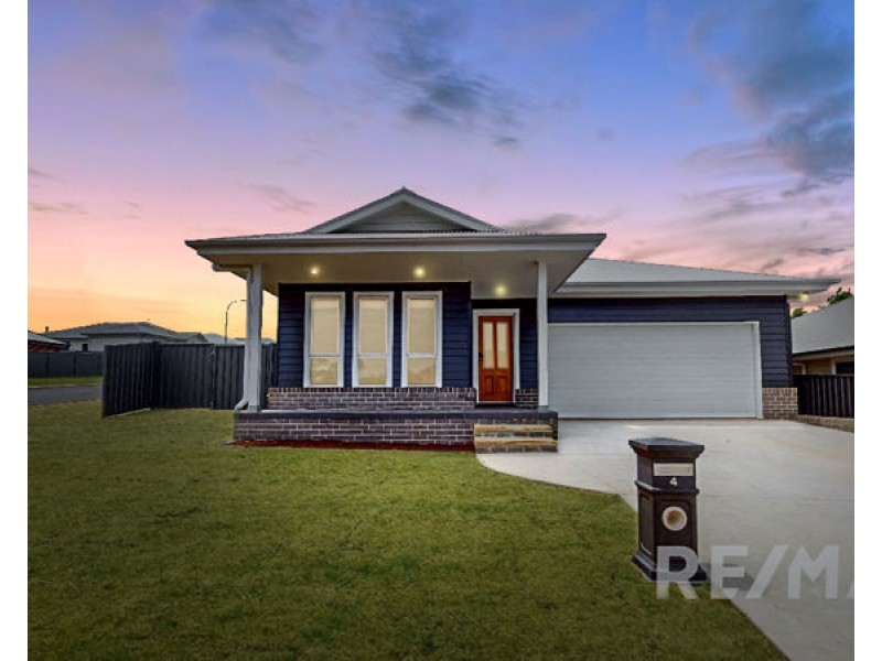 4 Waterworks Road, Junee NSW 2663