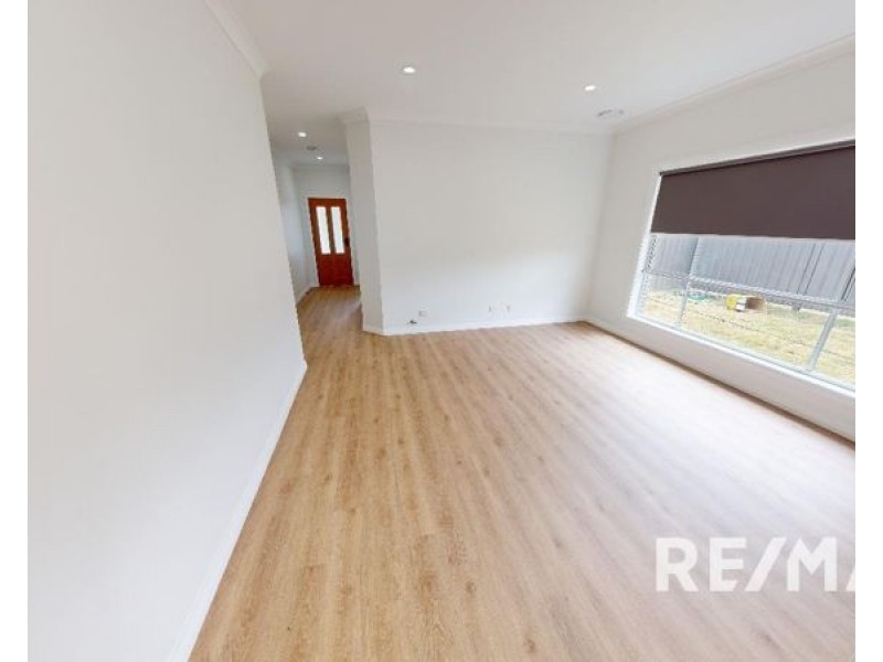 4 Waterworks Road, Junee NSW 2663