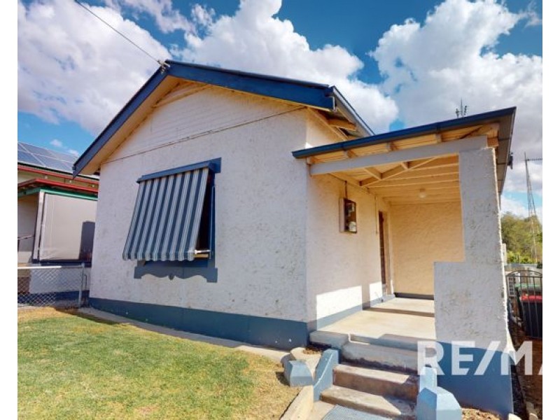 33 Hill Street, Junee NSW 2663