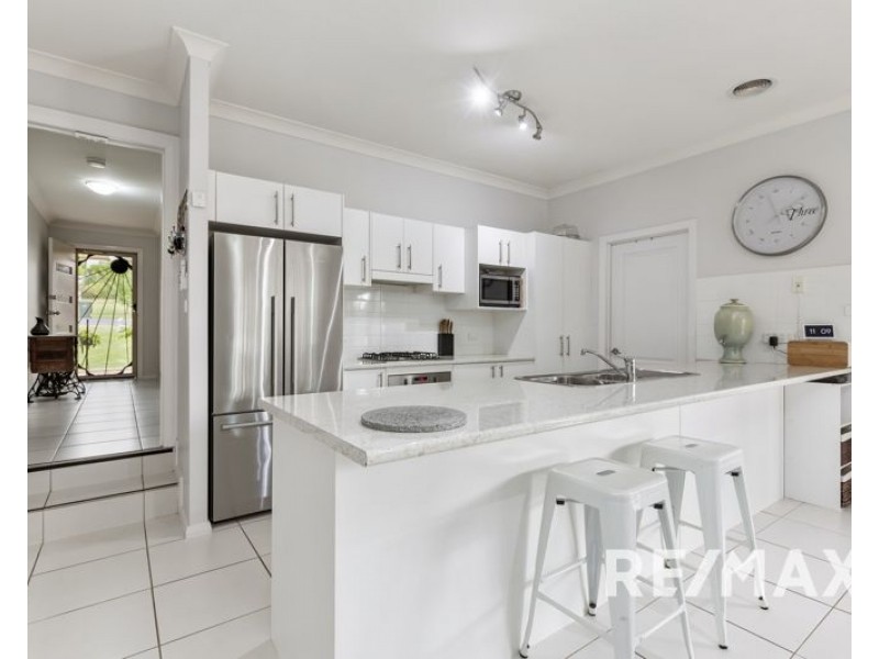 27 John Potts Drive, Junee NSW 2663