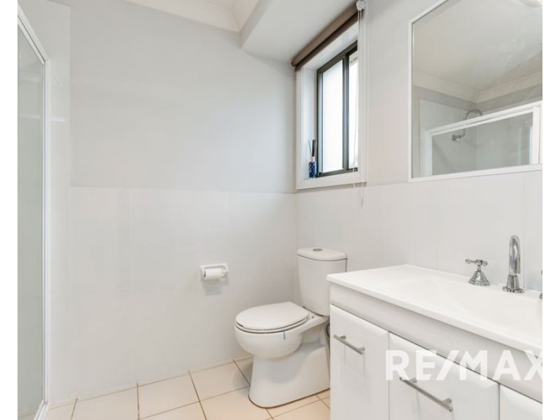 27 John Potts Drive, Junee NSW 2663