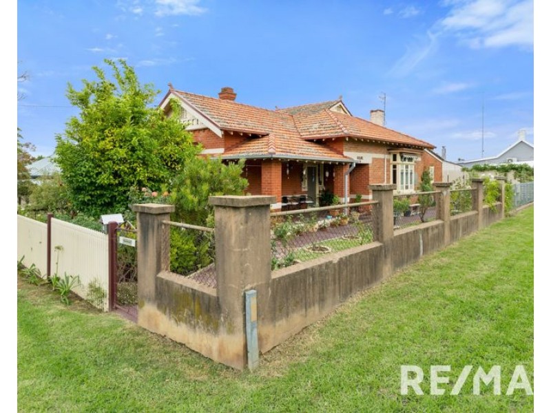 30 George Street, Junee NSW 2663