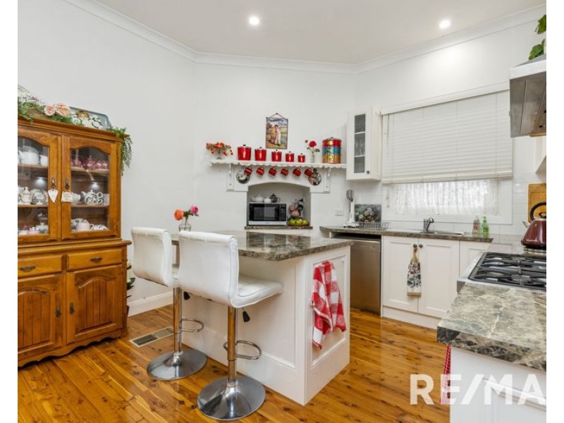 30 George Street, Junee NSW 2663