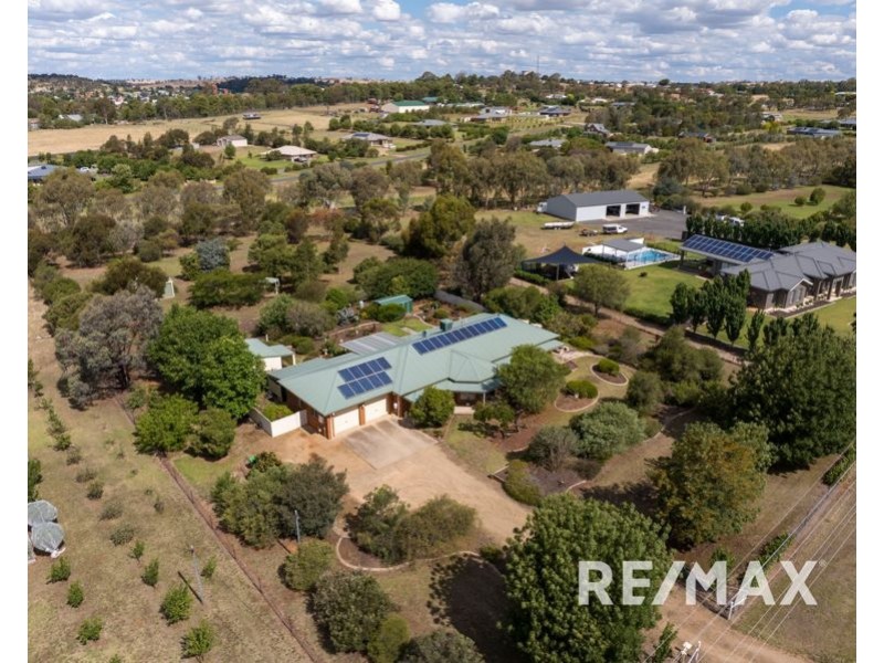 17 De Salis Drive, Junee NSW 2663