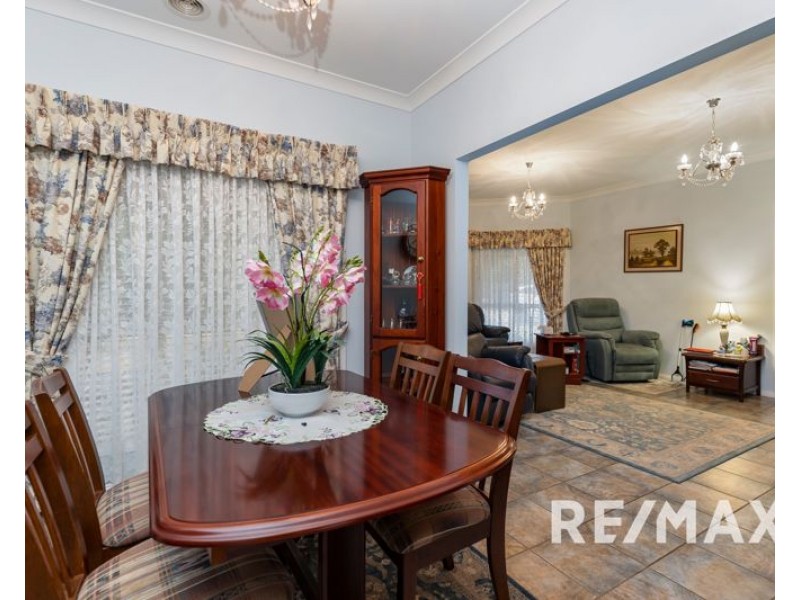 17 De Salis Drive, Junee NSW 2663
