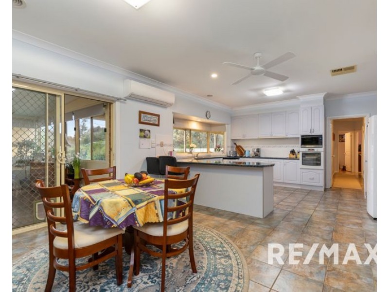 17 De Salis Drive, Junee NSW 2663