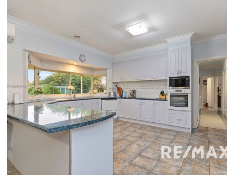 17 De Salis Drive, Junee NSW 2663