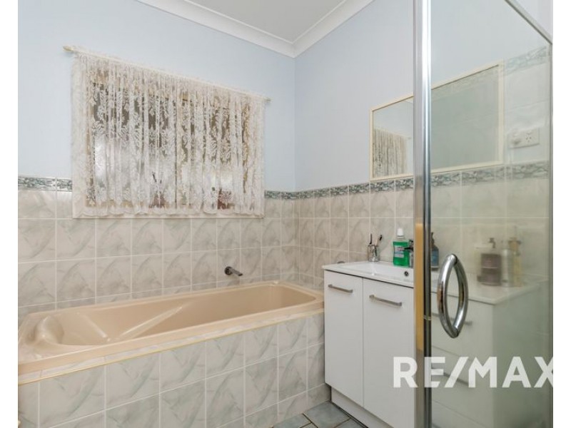 17 De Salis Drive, Junee NSW 2663