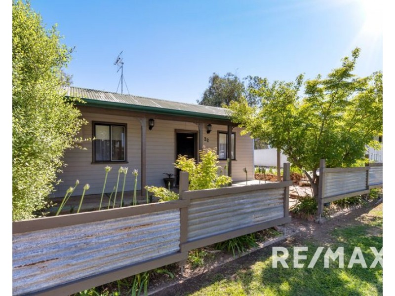 22 George Street, Junee NSW 2663