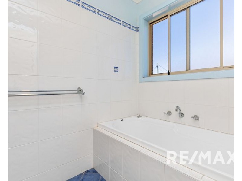21 Hart Street, Junee NSW 2663