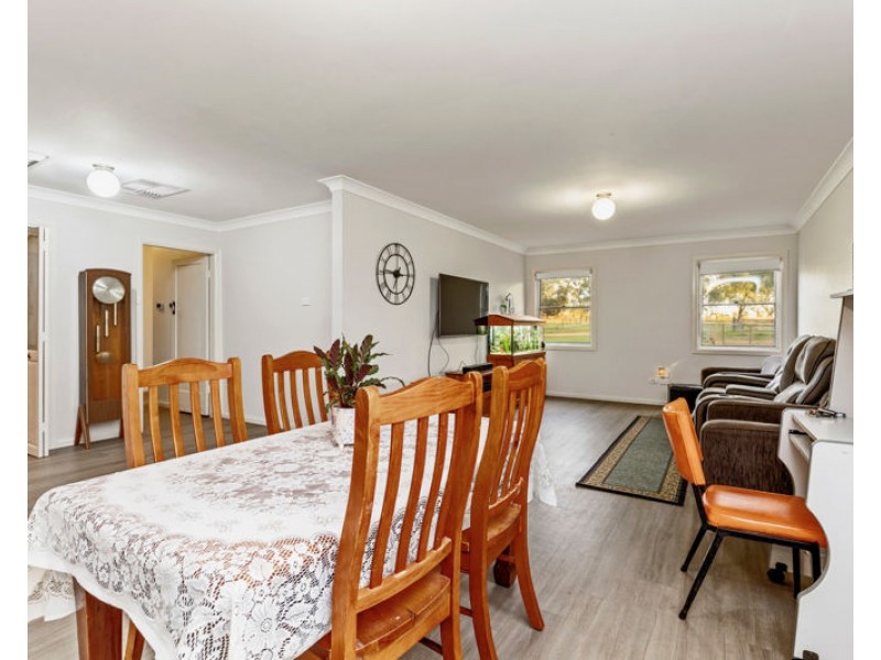 32 Murrulebale Rd, Junee NSW 2663