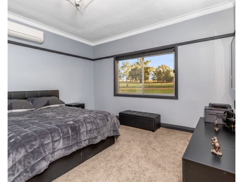32 Murrulebale Rd, Junee NSW 2663