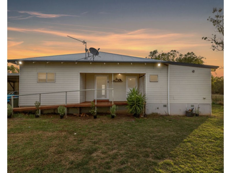 32 Murrulebale Rd, Junee NSW 2663
