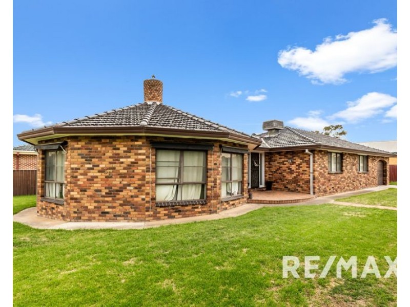 36 Broadway, Junee NSW 2663