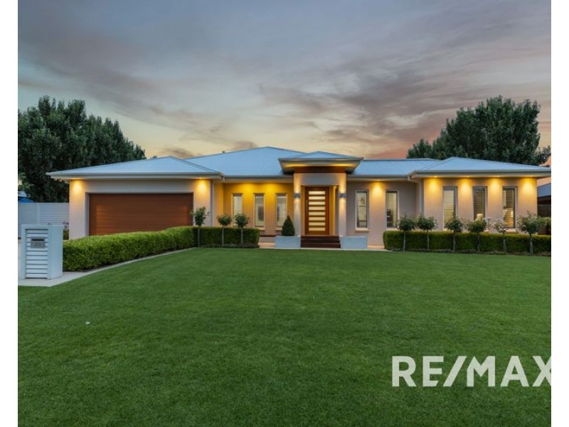 20 Loughan Road, Junee NSW 2663