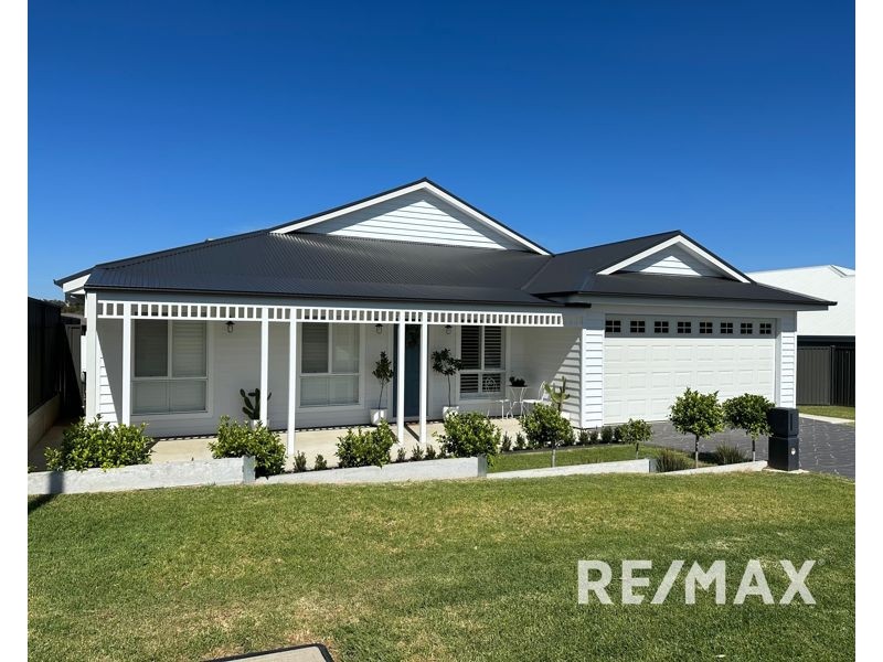16 Hayes Crescent, Junee NSW 2663